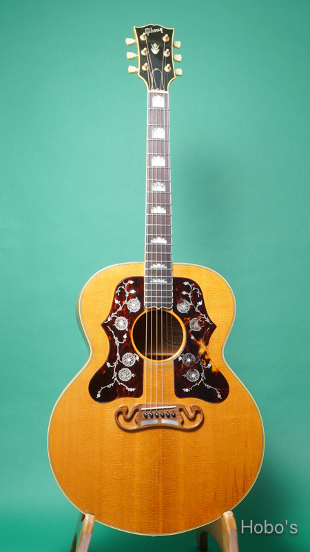 GIBSON J-200