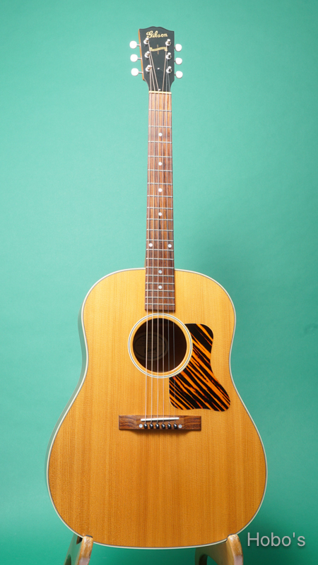 GIBSON J-35 FRONT