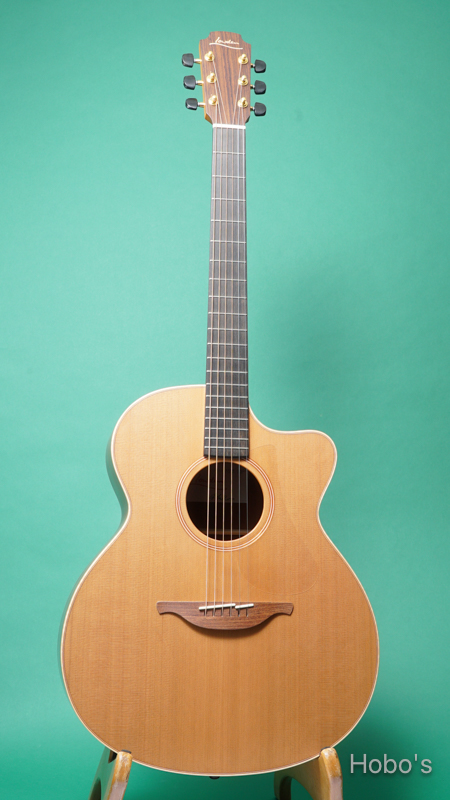 LOWDEN (GEORGE LOWDEN GUITARS)  O-22C 