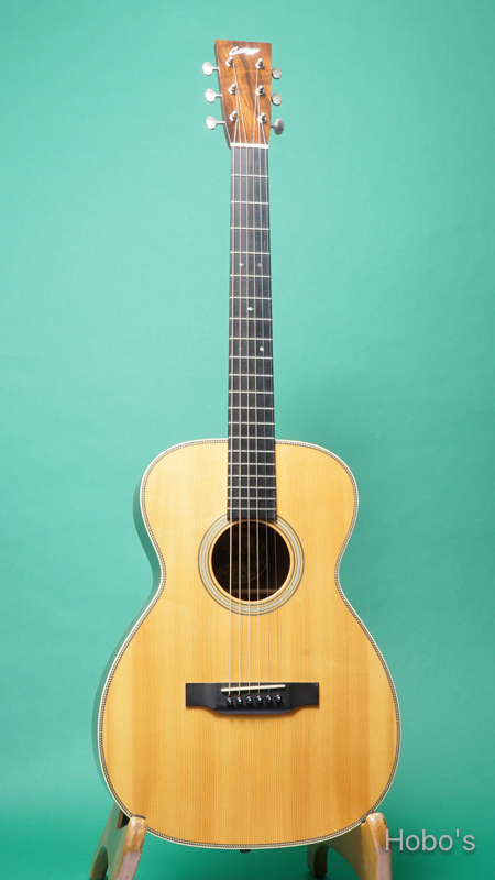 COLLINGS O-2H G Custom FRONT